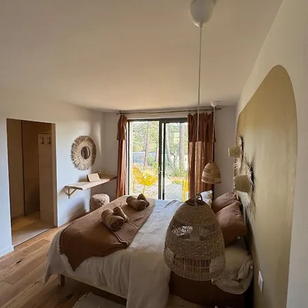 Vila Bohemian With Heated Pool Near Lecci