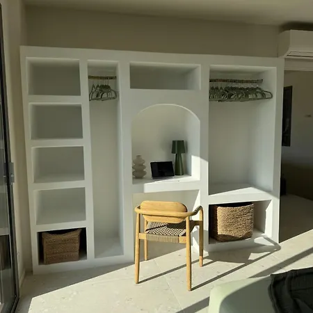 Villa Bohemian With Heated Pool Near Lecci