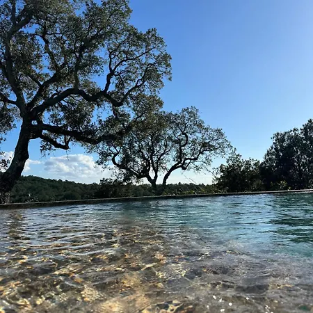 Villa Bohemian With Heated Pool Near *