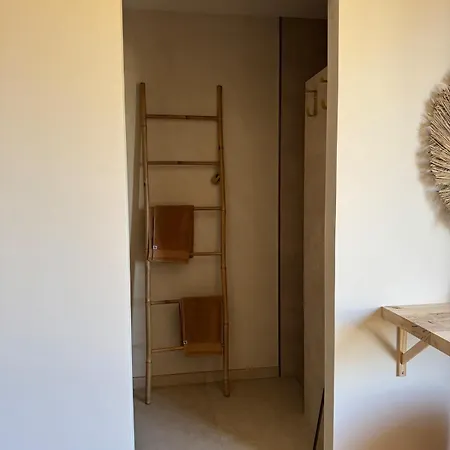 Villa Bohemian With Heated Pool Near Lecci