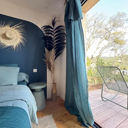 Bohemian With Heated Pool Near Vila *