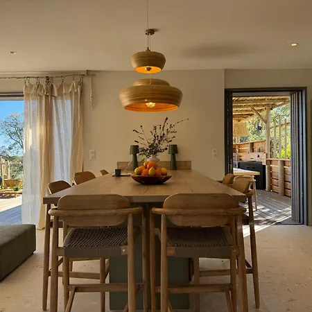 Villa Bohemian With Heated Pool Near *