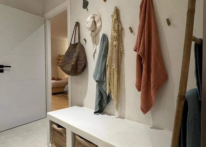 Villa Bohemian With Heated Pool Near *