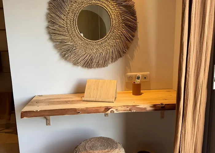 Villa Bohemian With Heated Pool Near