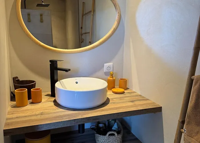 Bohemian With Heated Pool Near Villa