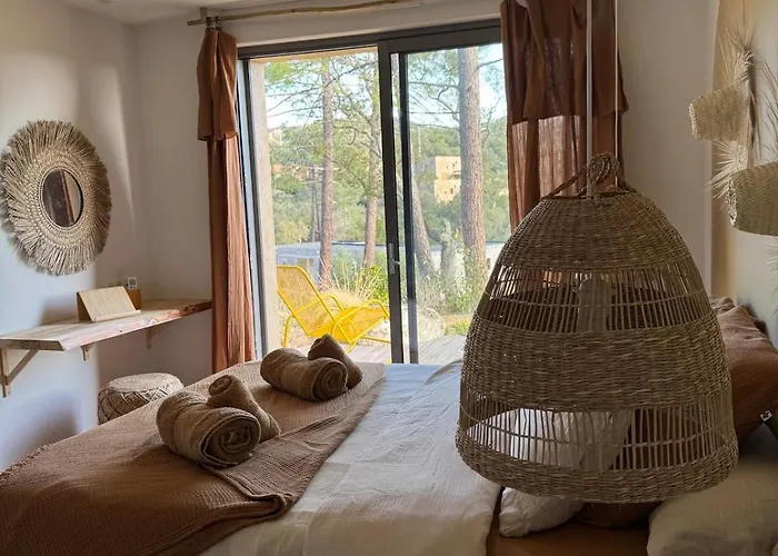 Bohemian With Heated Pool Near Villa