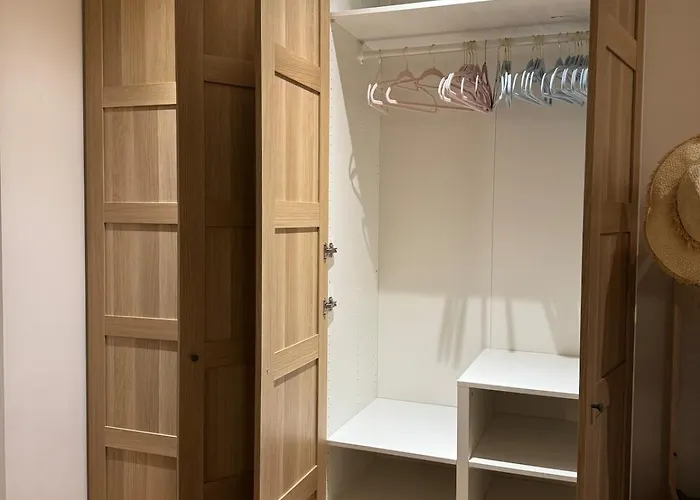 Villa Bohemian With Heated Pool Near