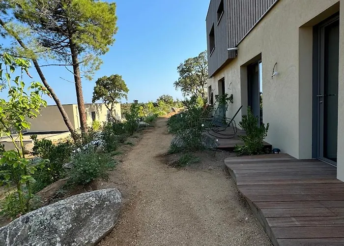 Villa Bohemian With Heated Pool Near *