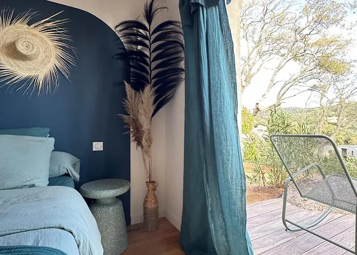 Bohemian With Heated Pool Near Villa *