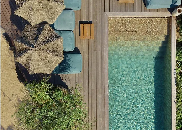 Villa Bohemian With Heated Pool Near