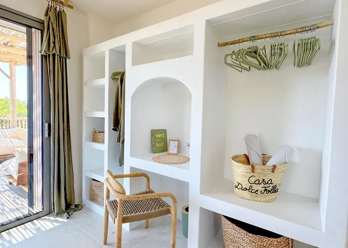 Villa Bohemian With Heated Pool Near Lecci