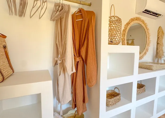 Bohemian With Heated Pool Near Villa *